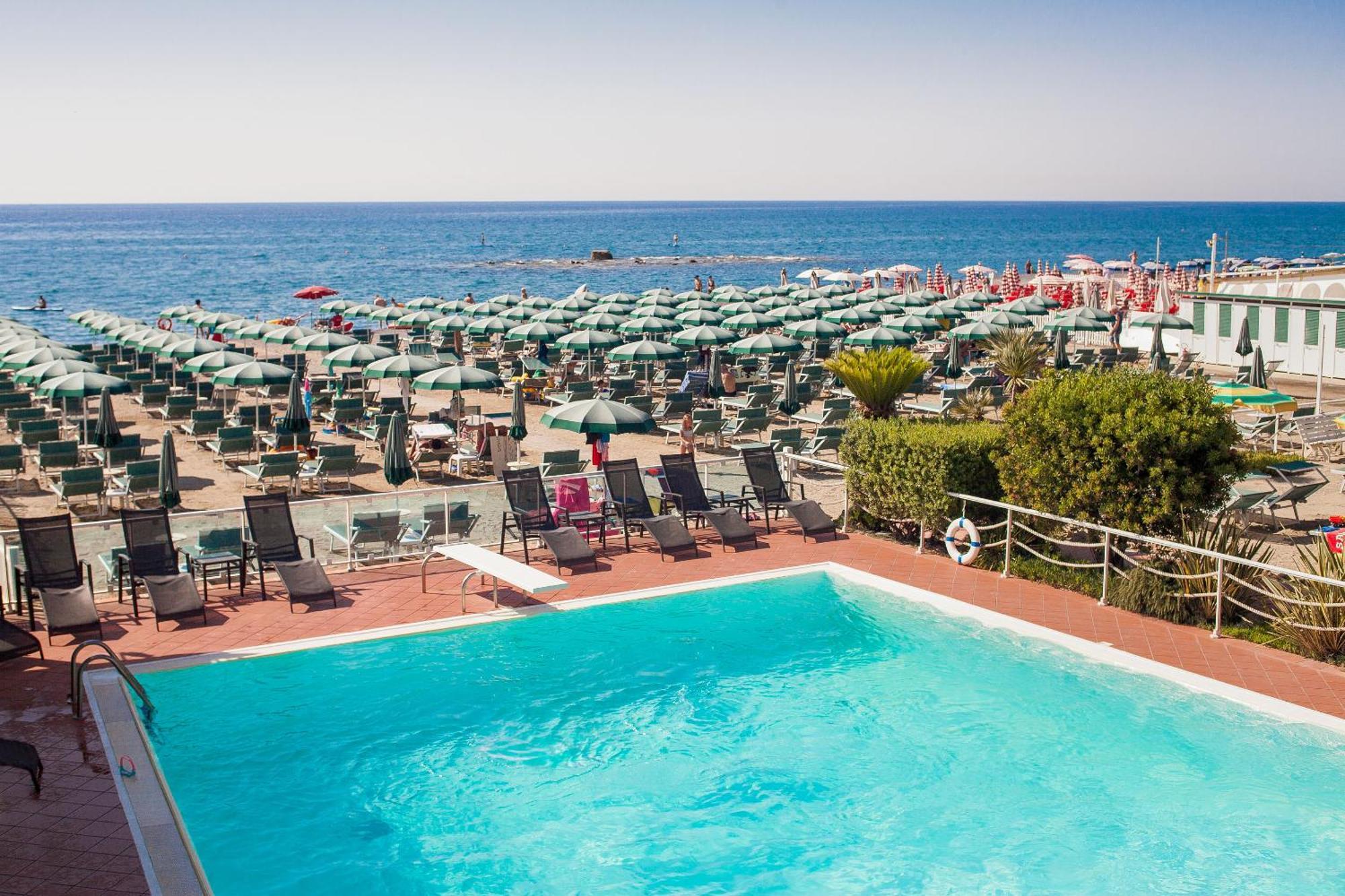 Hotel Gabriella Диано-Марина Экстерьер фото