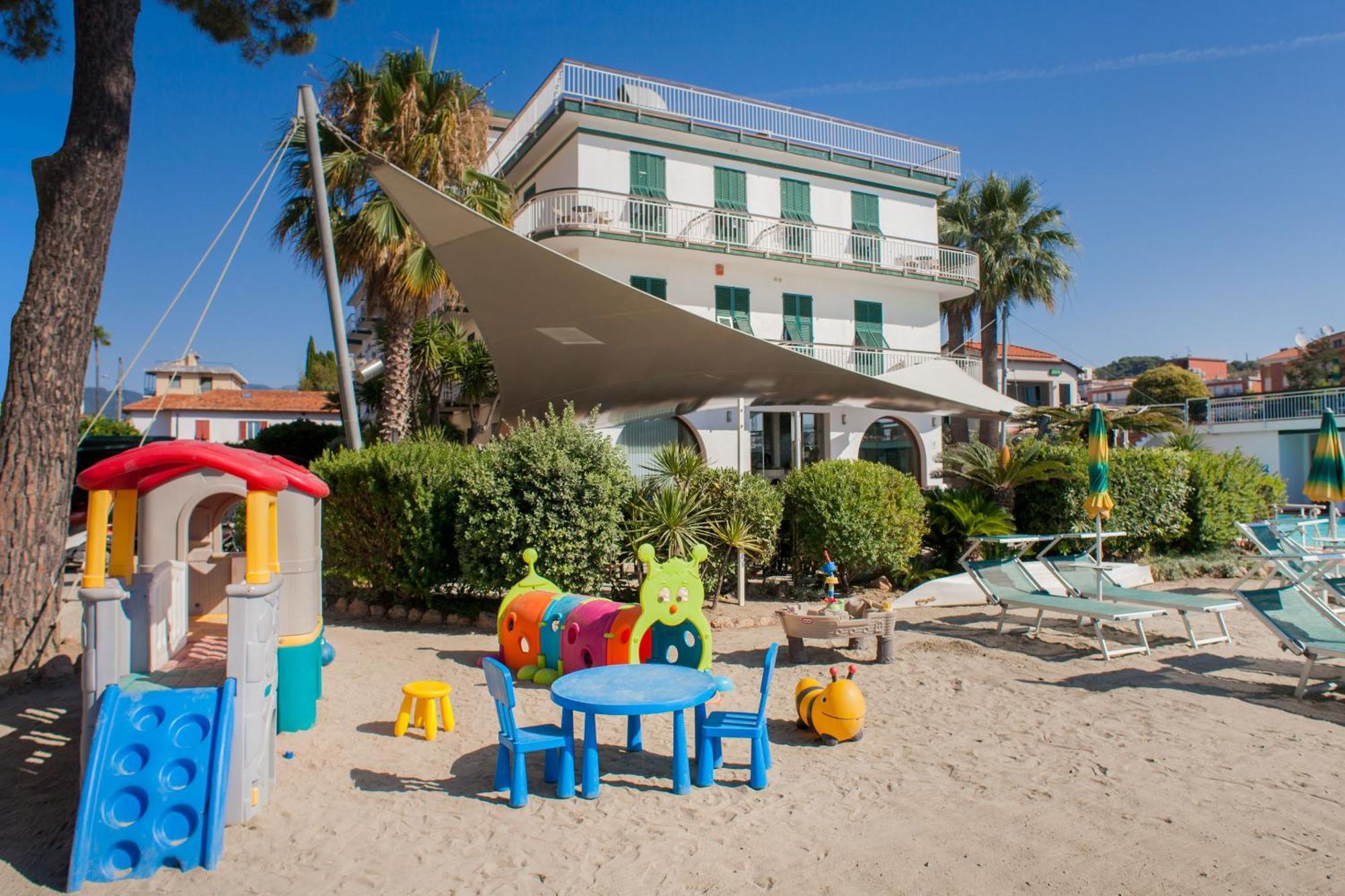 Hotel Gabriella Диано-Марина Экстерьер фото