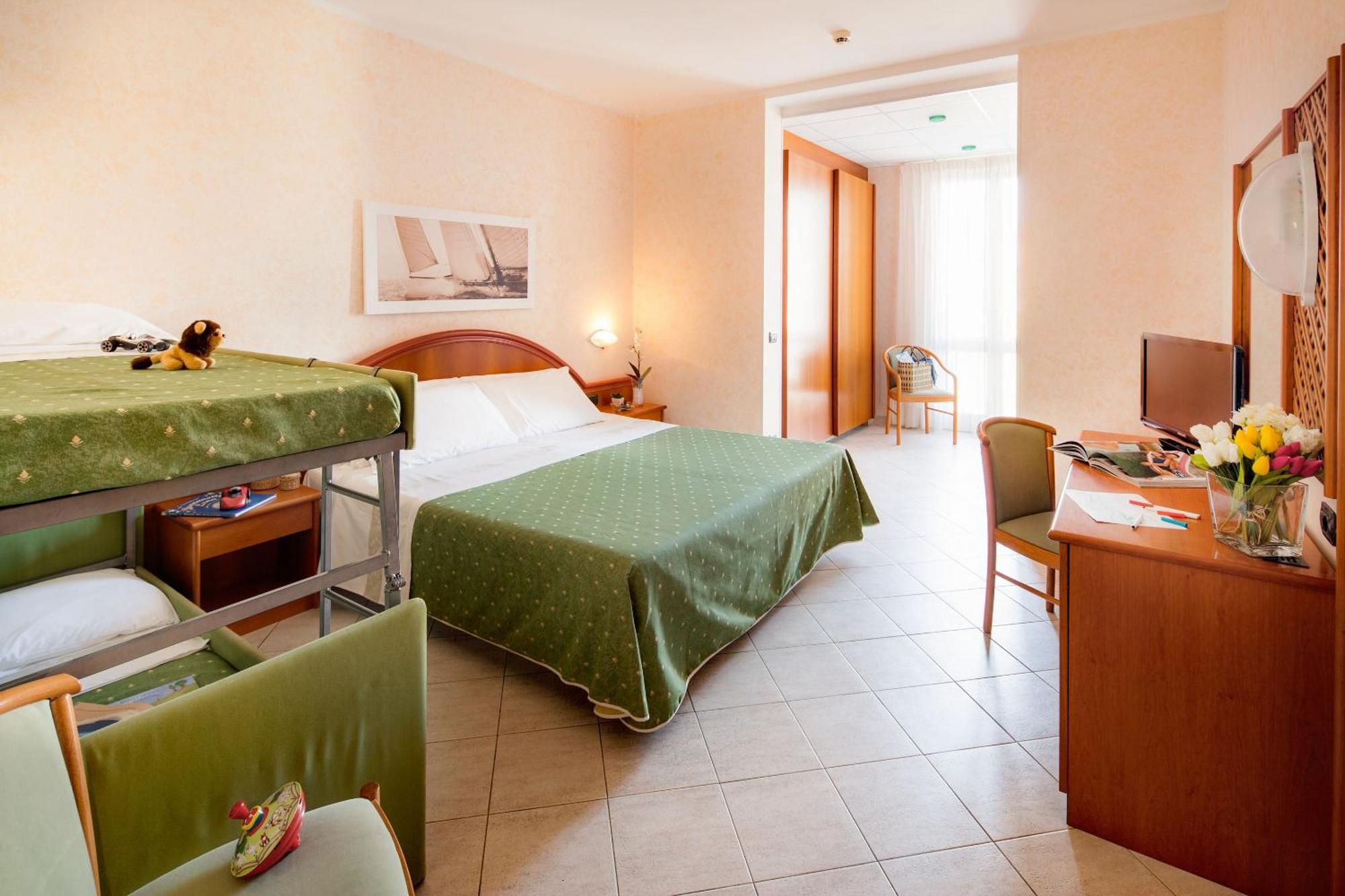 Hotel Gabriella Диано-Марина Экстерьер фото